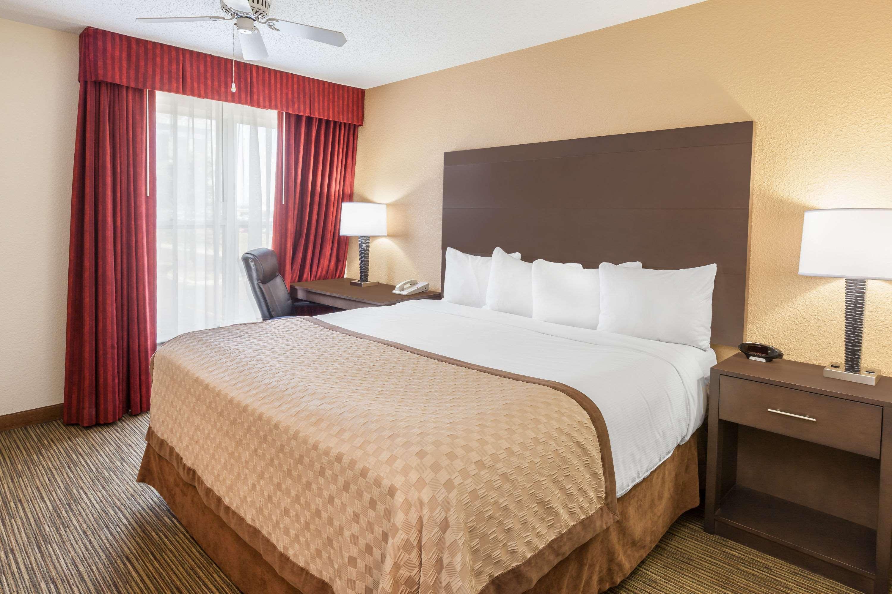 Affordable Suites Of America Detroit-Warren Exterior photo