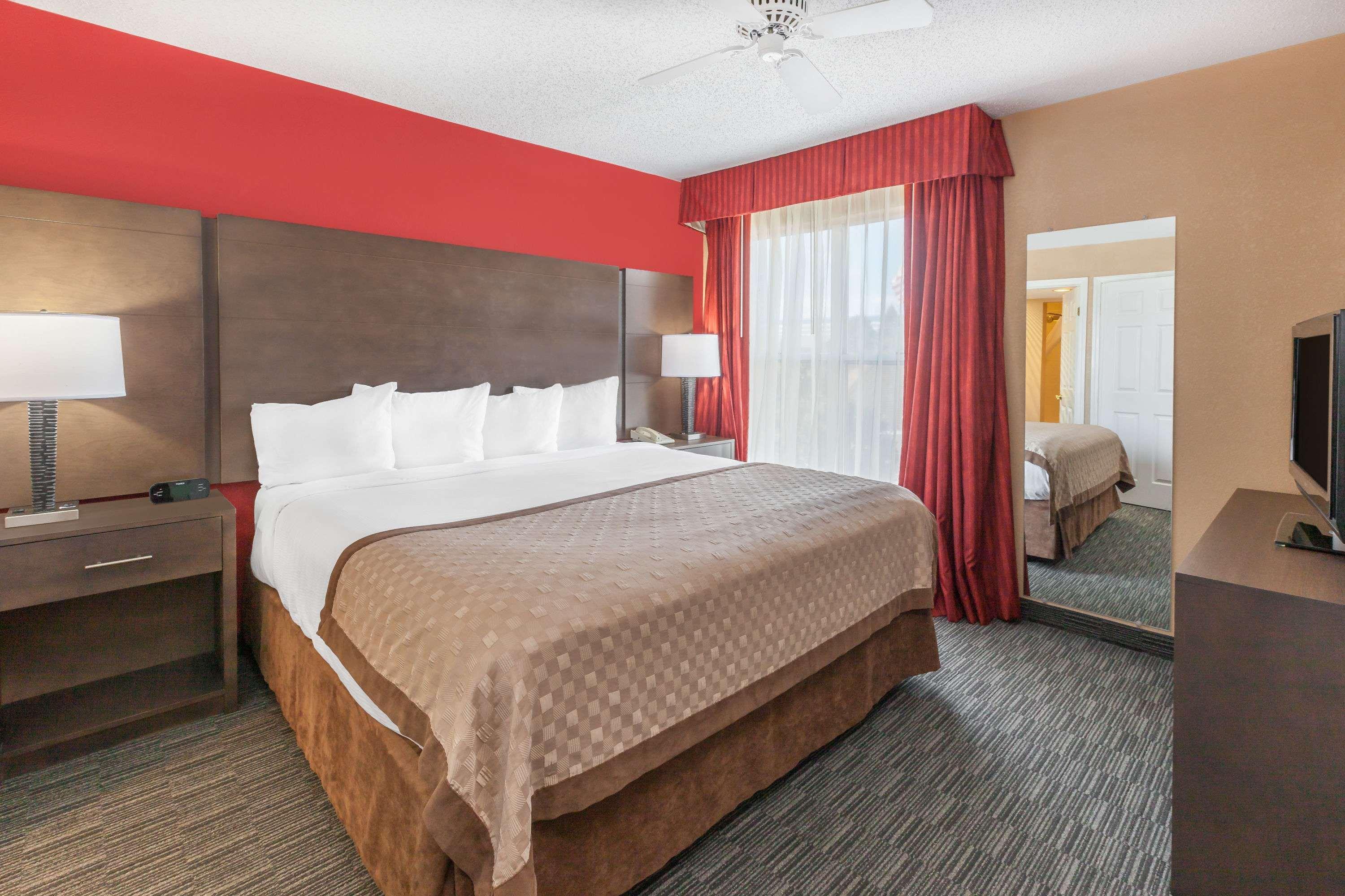 Affordable Suites Of America Detroit-Warren Exterior photo